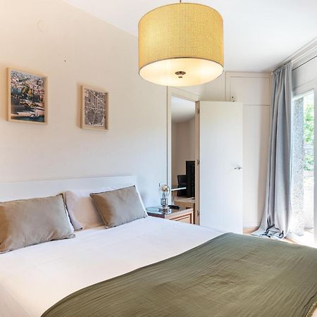 R&B Muntaner Apartment Barcelona Bagian luar foto
