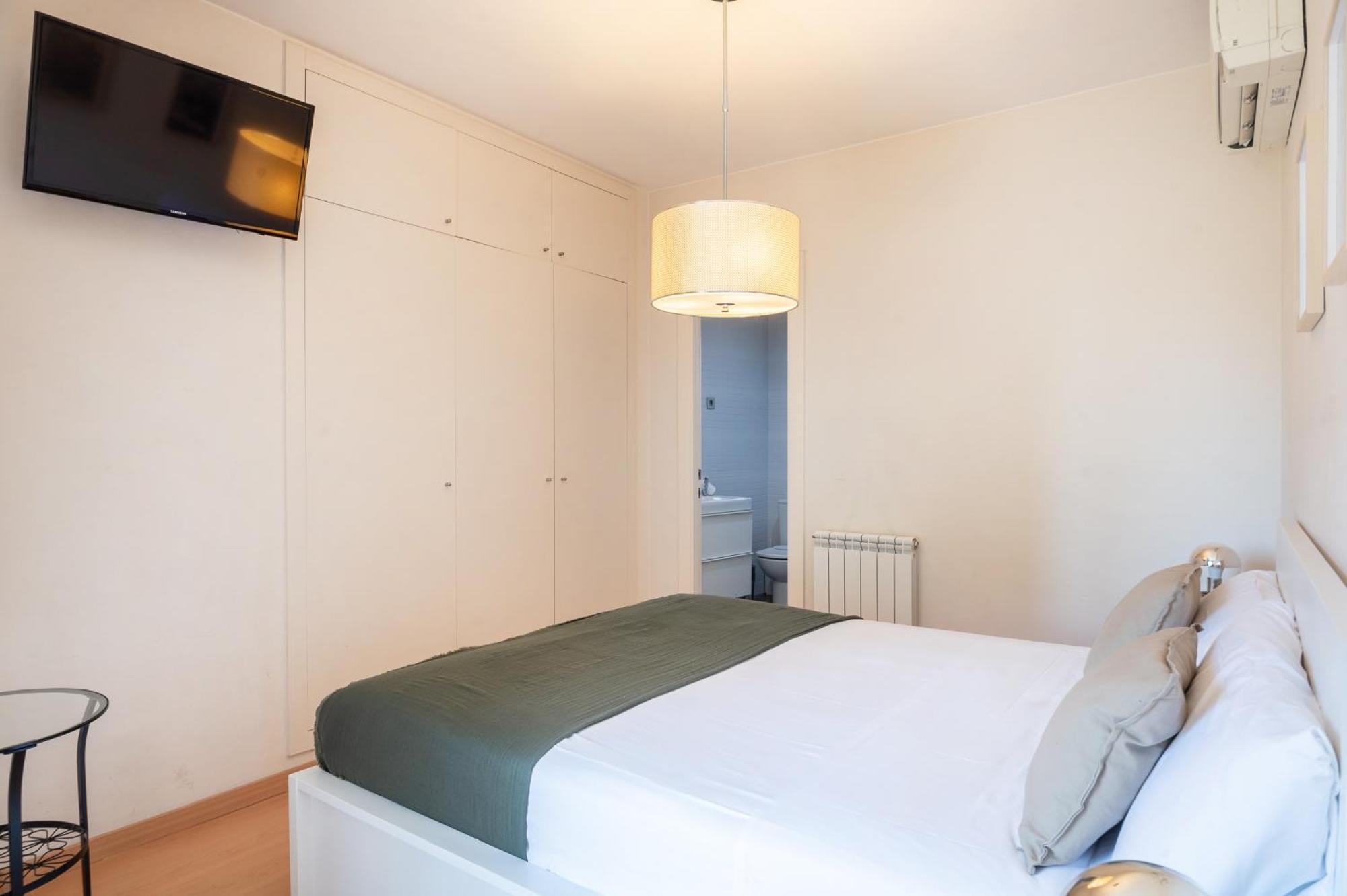 R&B Muntaner Apartment Barcelona Bagian luar foto