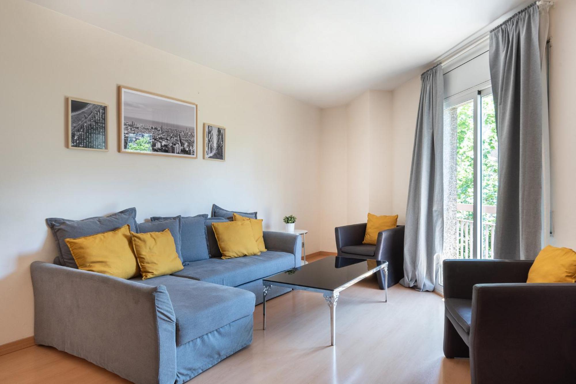 R&B Muntaner Apartment Barcelona Bagian luar foto