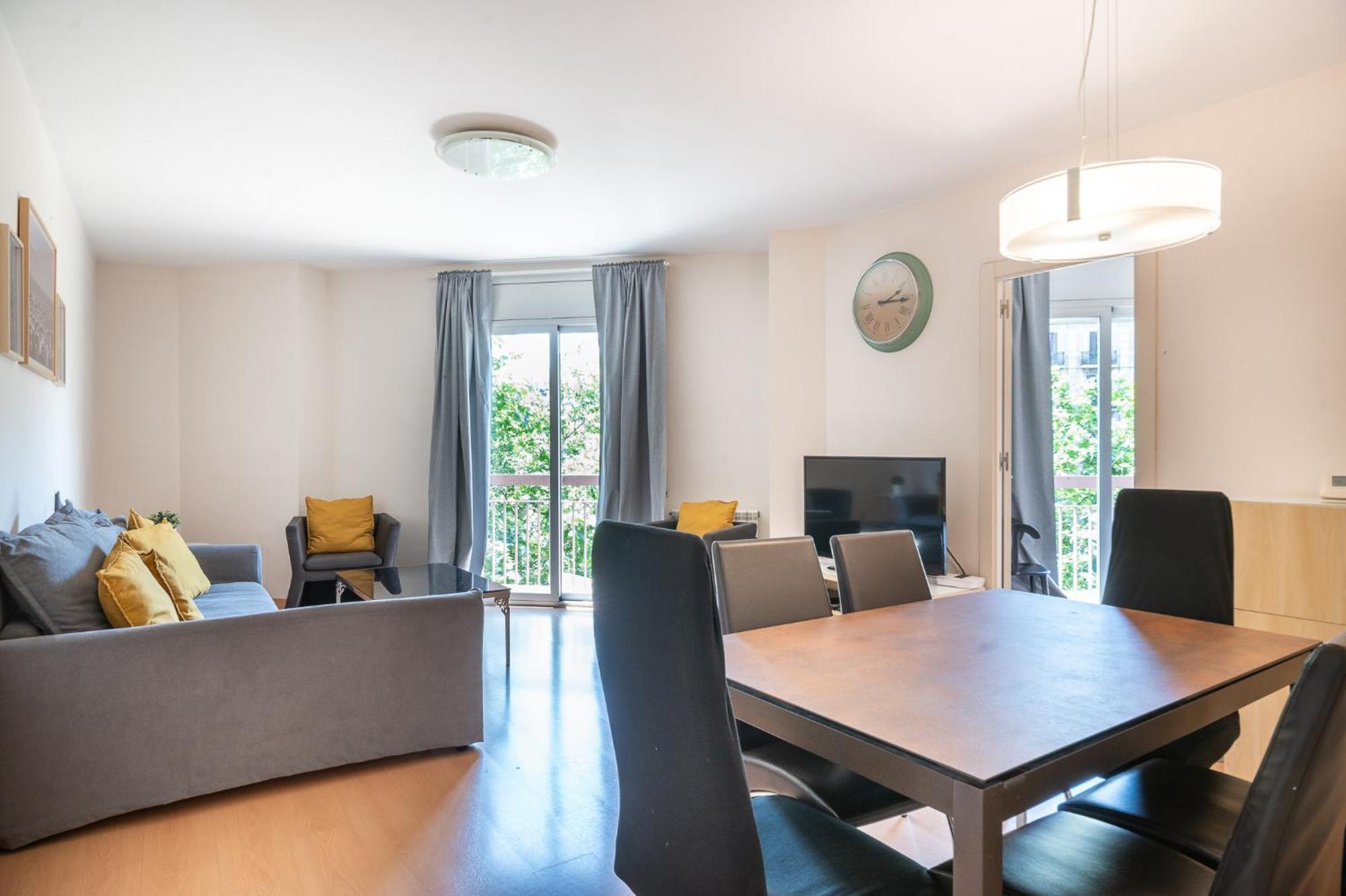 R&B Muntaner Apartment Barcelona Bagian luar foto